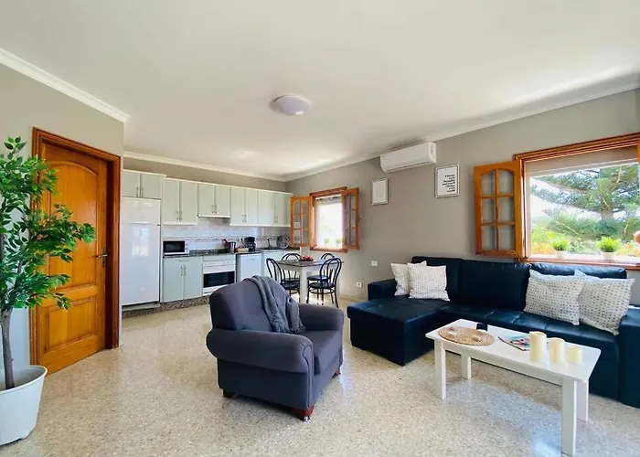 2 Apartments With Private Pool At Villa Diaz Aleman